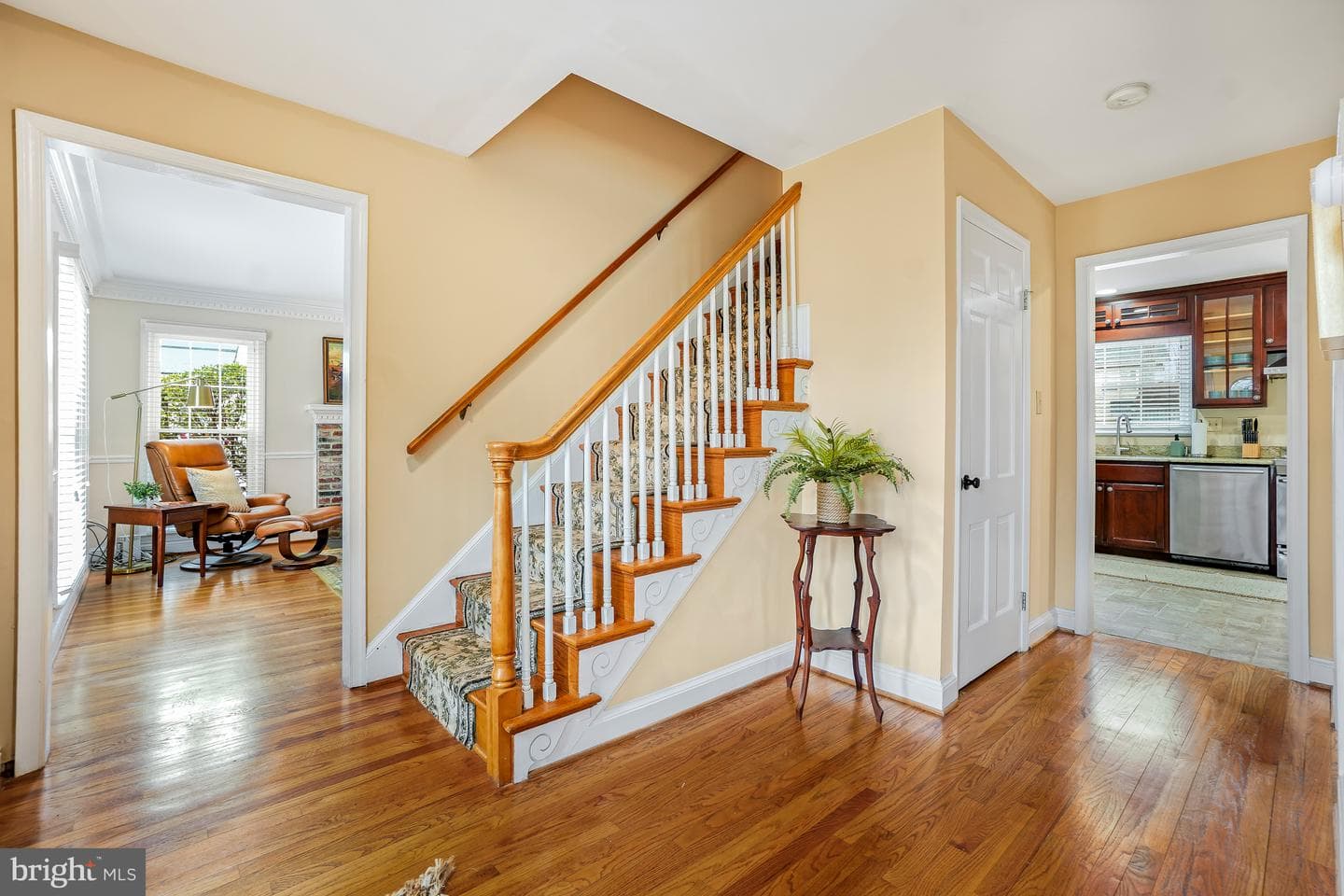 8749 Weir Street photo 5