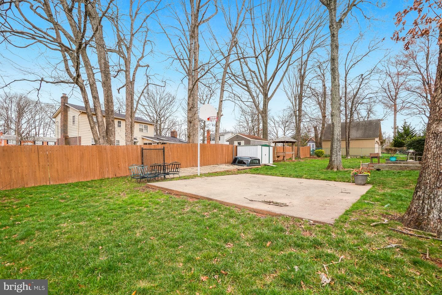 8749 Weir Street photo 52