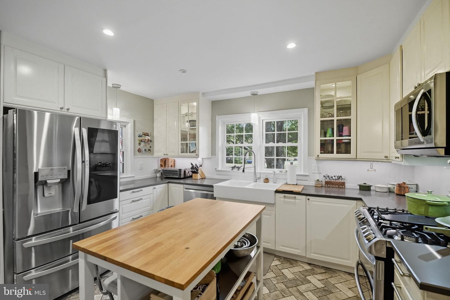 9105 Ewell Street photo 29