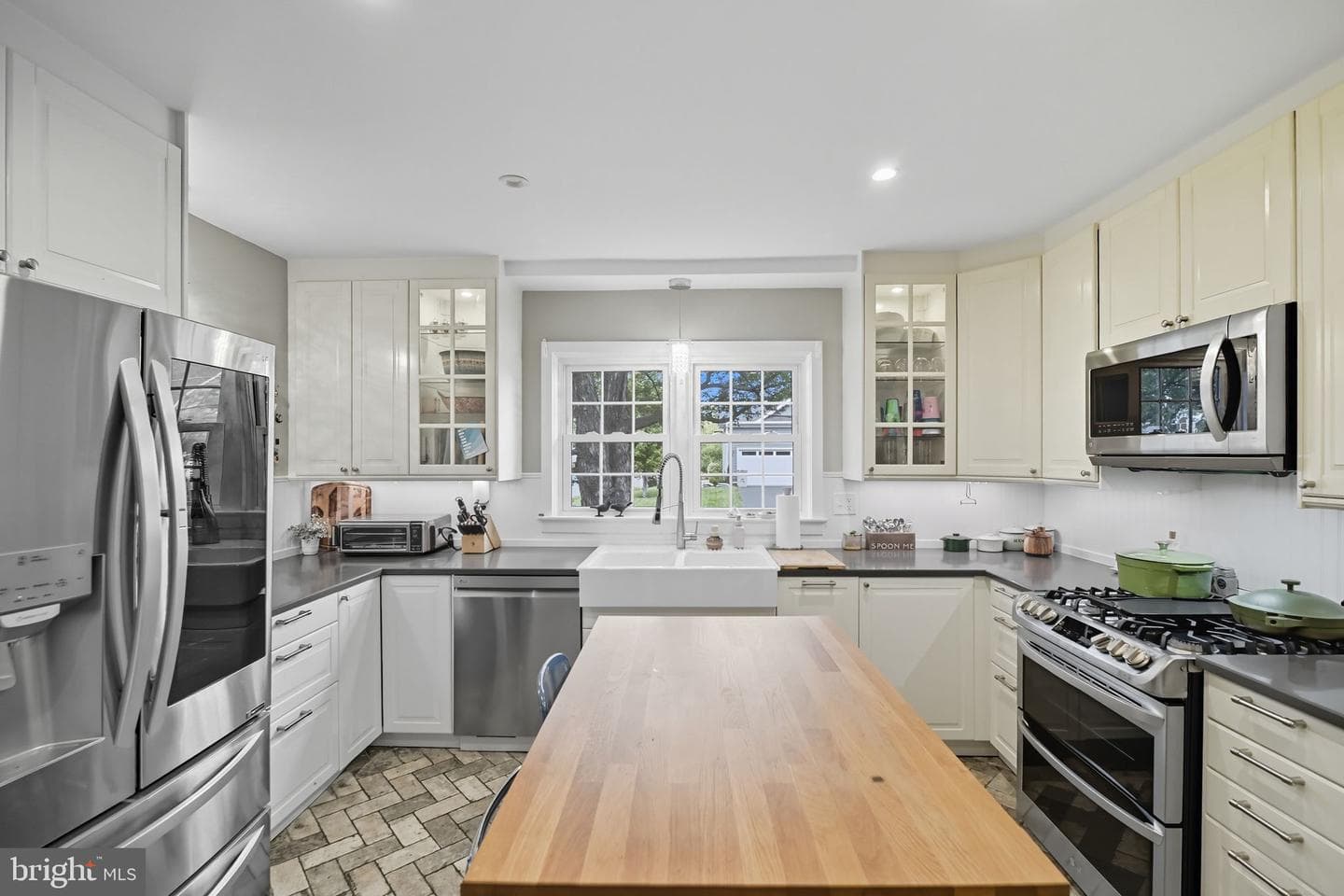 9105 Ewell Street photo 30