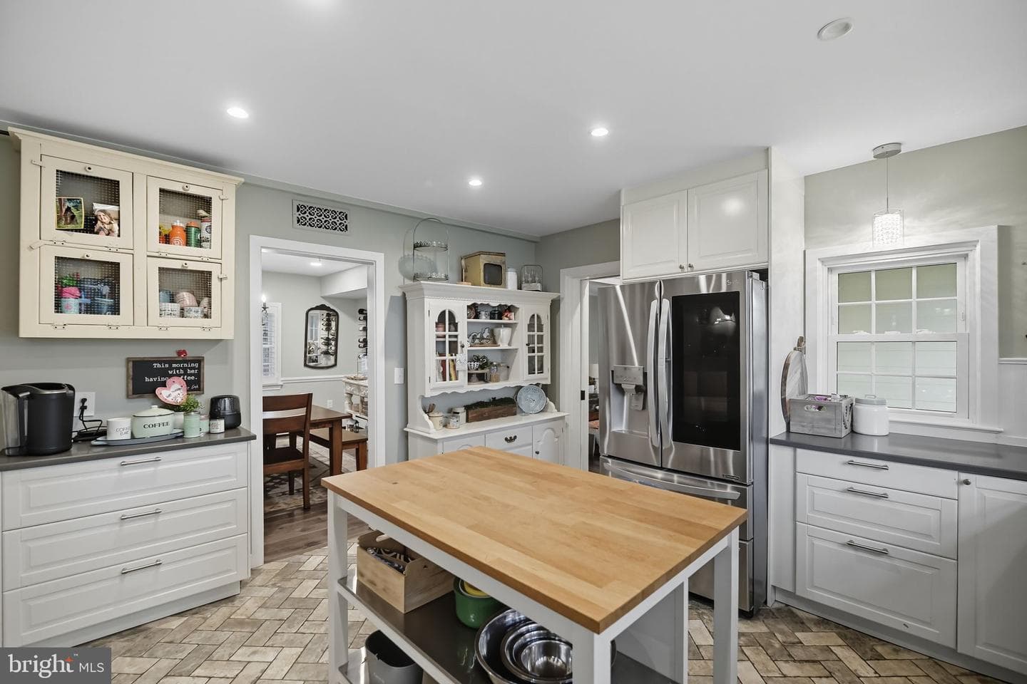 9105 Ewell Street photo 31