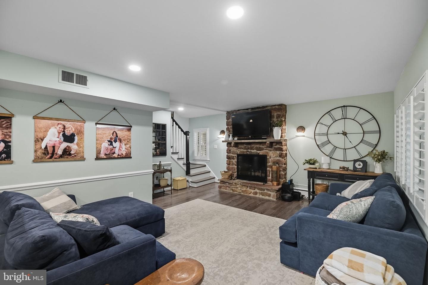 9105 Ewell Street photo 40