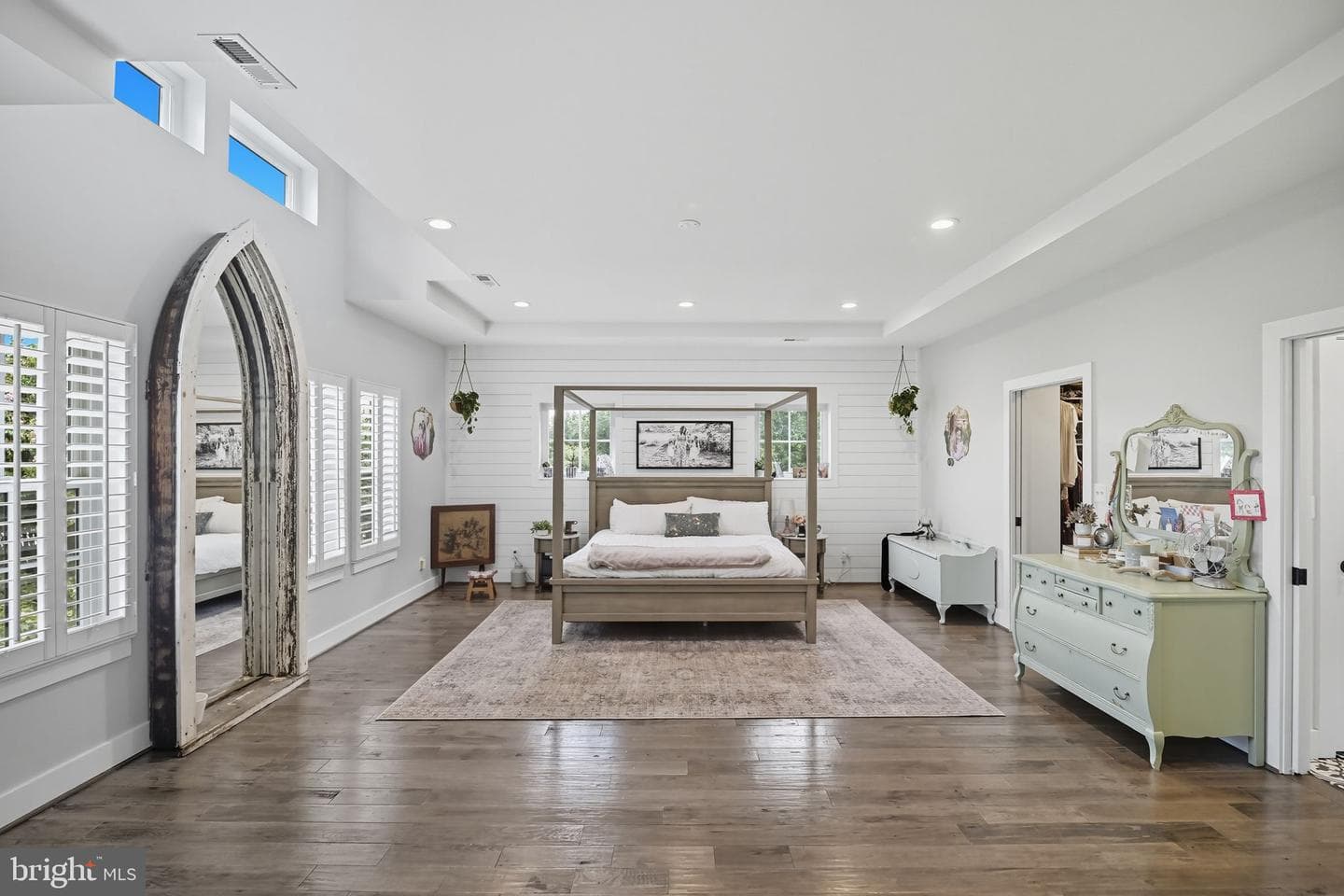 9105 Ewell Street photo 48