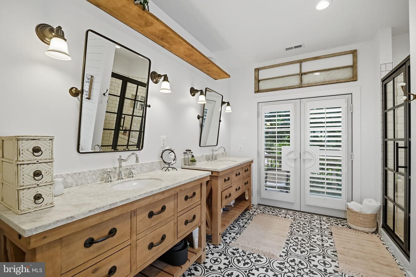 9105 Ewell Street photo 55