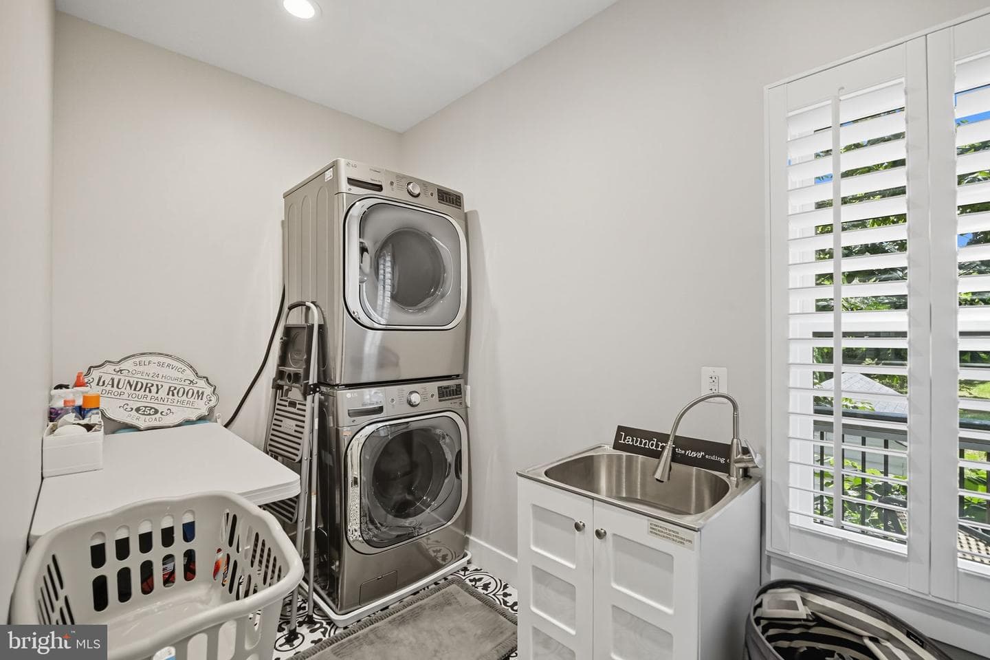 9105 Ewell Street photo 64