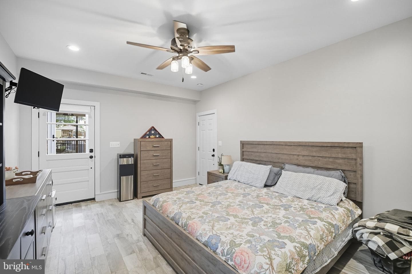 9105 Ewell Street photo 80