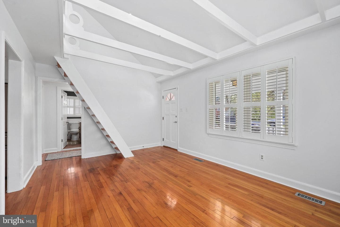 9106 Battle Street photo 11