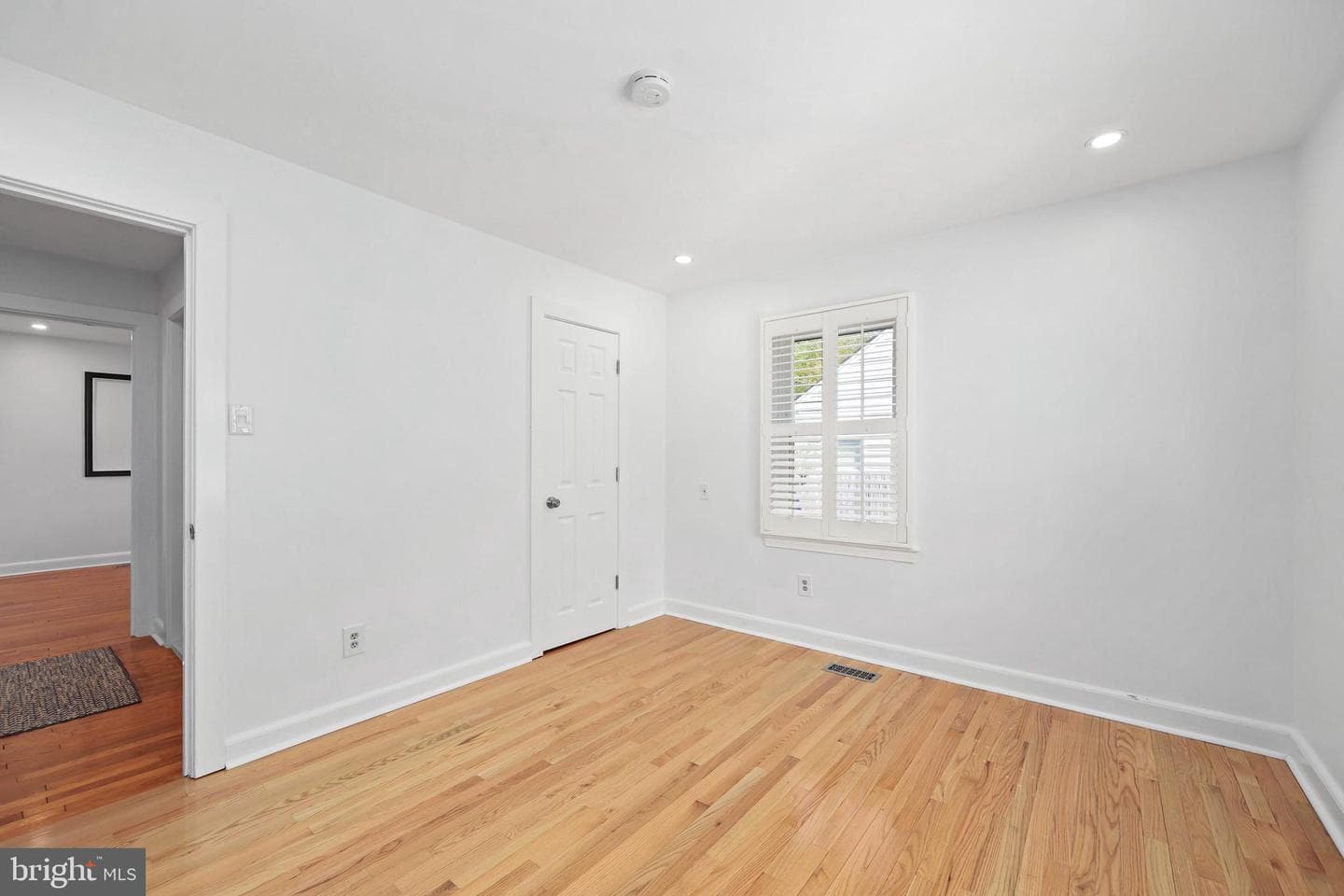 9106 Battle Street photo 15