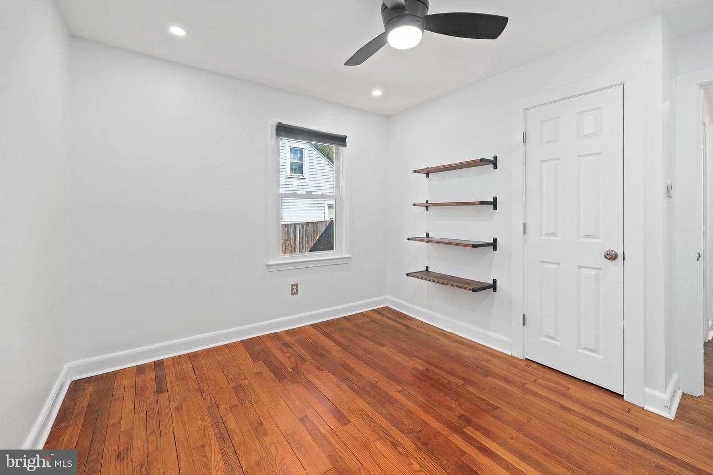 9106 Battle Street photo 19