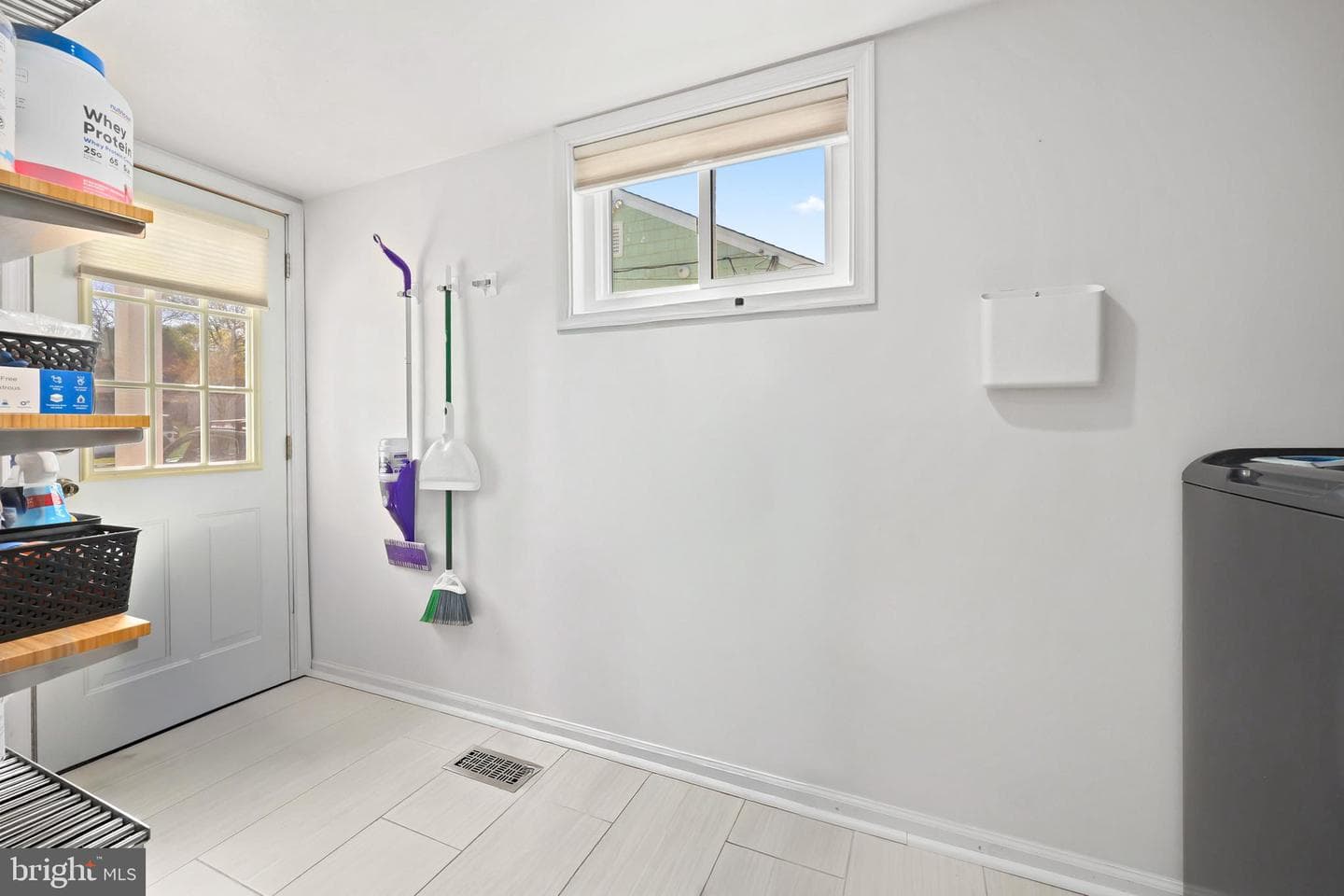 9106 Battle Street photo 26