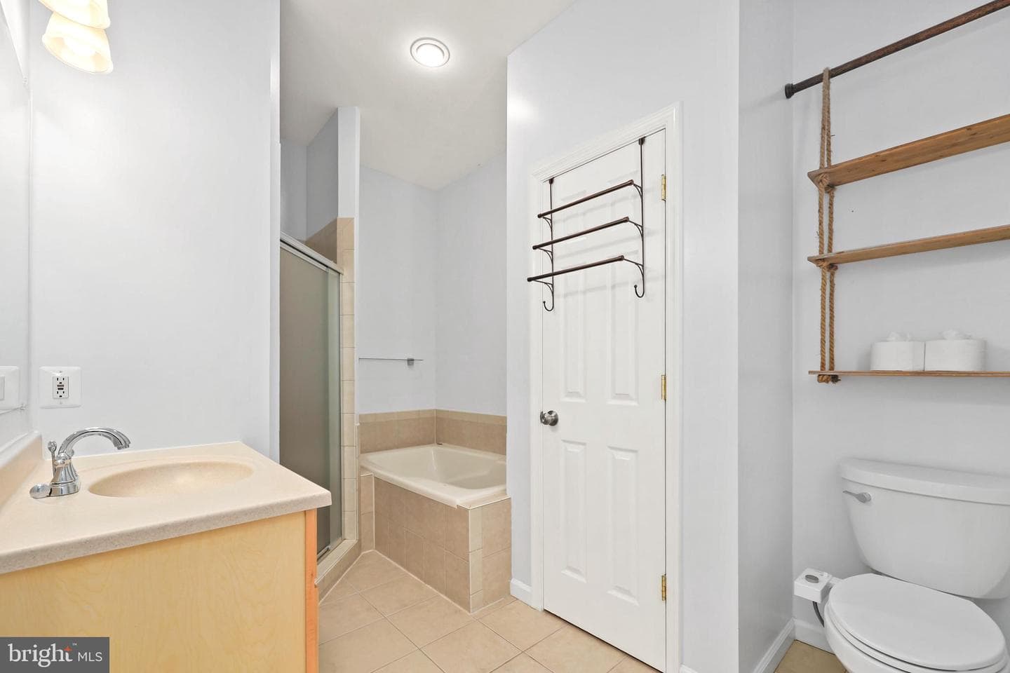 9106 Battle Street photo 37