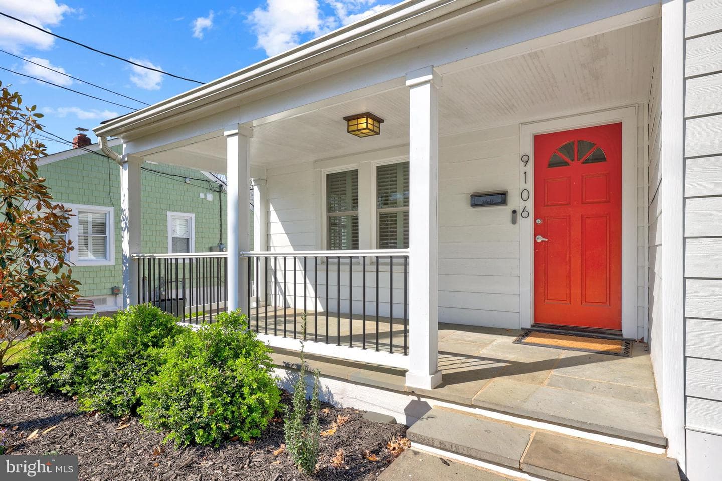 9106 Battle Street photo 4