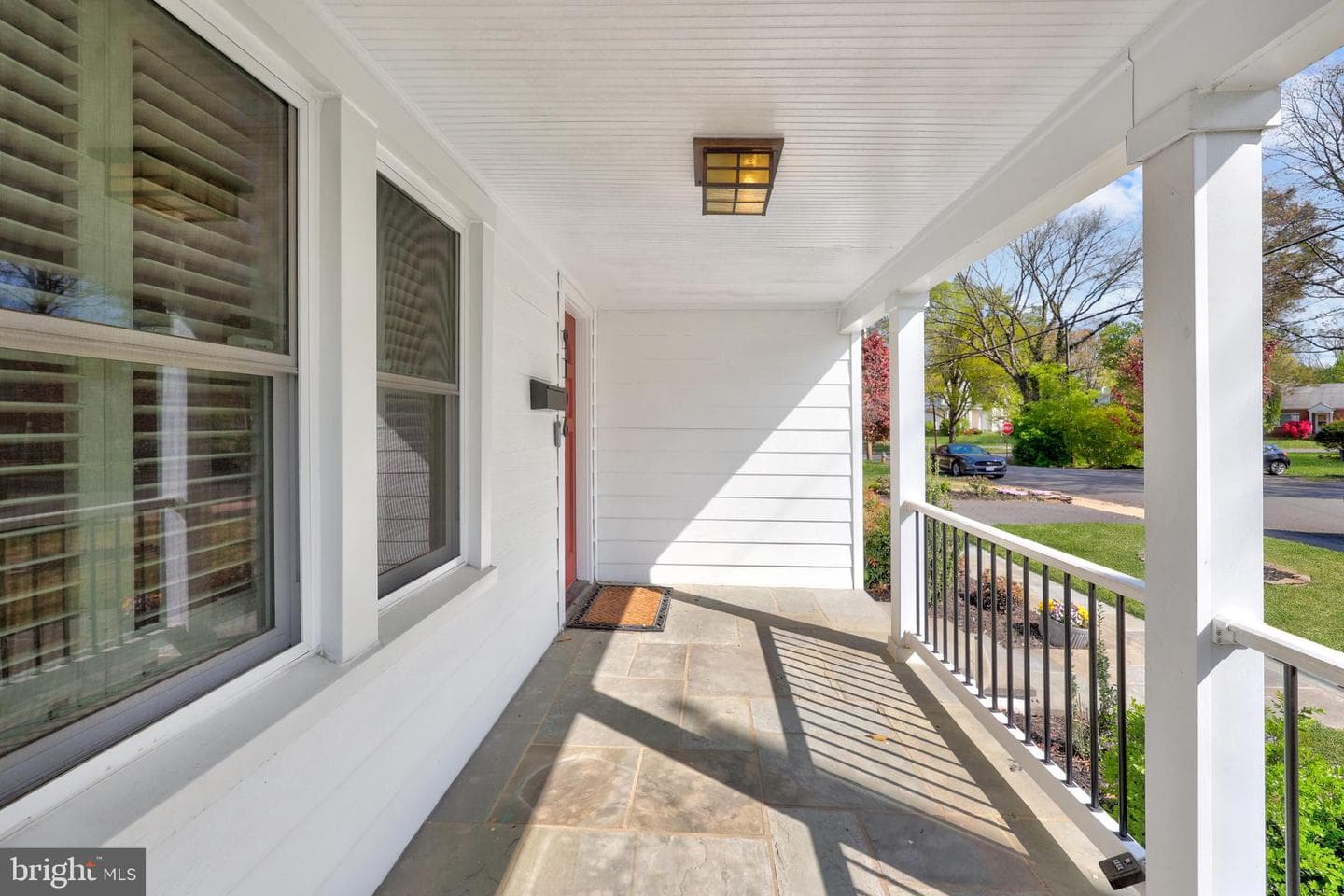 9106 Battle Street photo 5