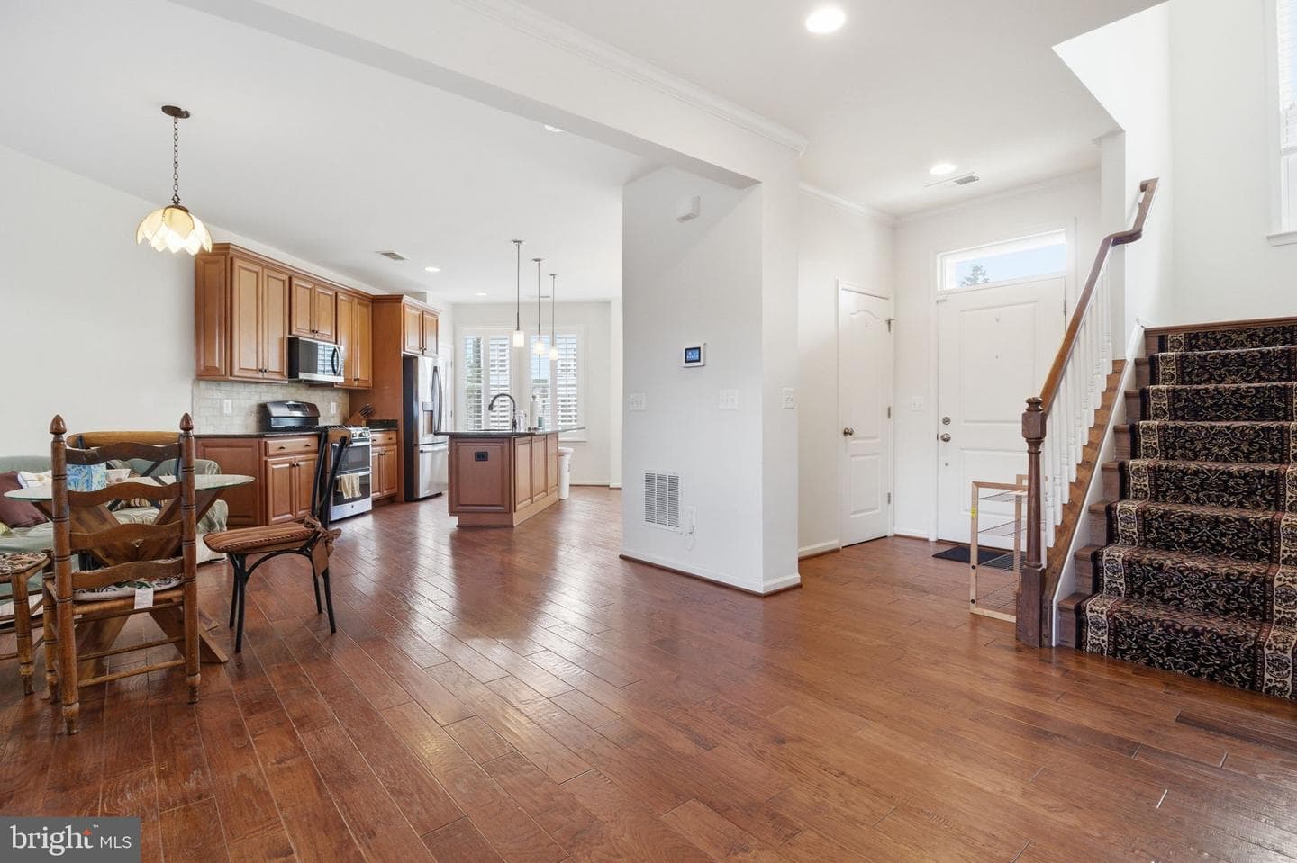 8922 Center Street photo 3