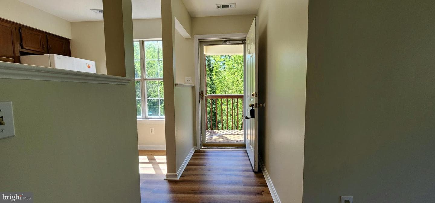 9418 Scarlet Oak Drive photo 5