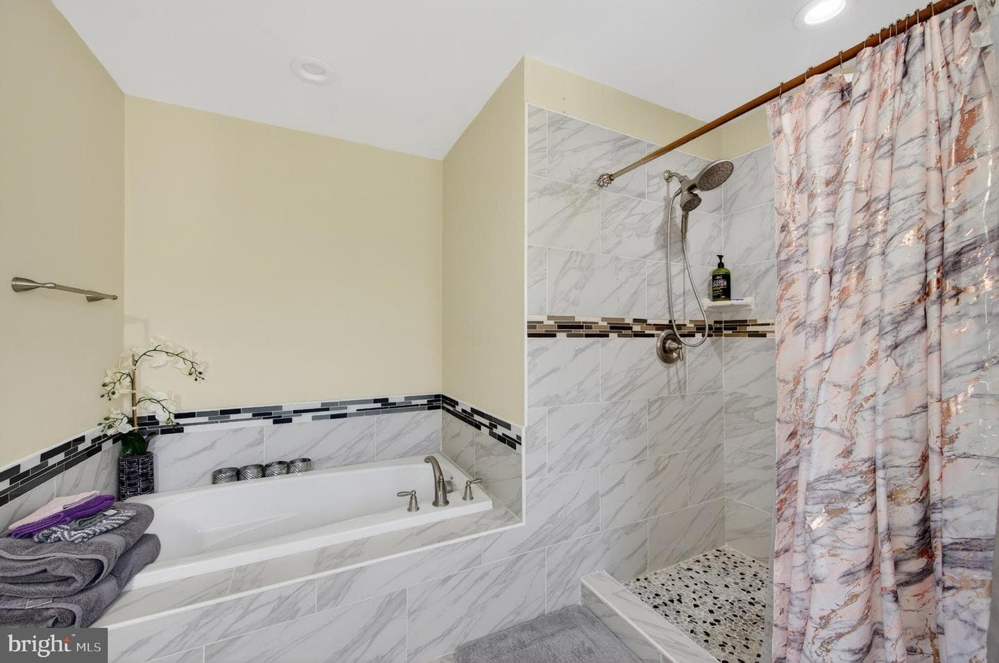 9525 Mckinley Avenue photo 35