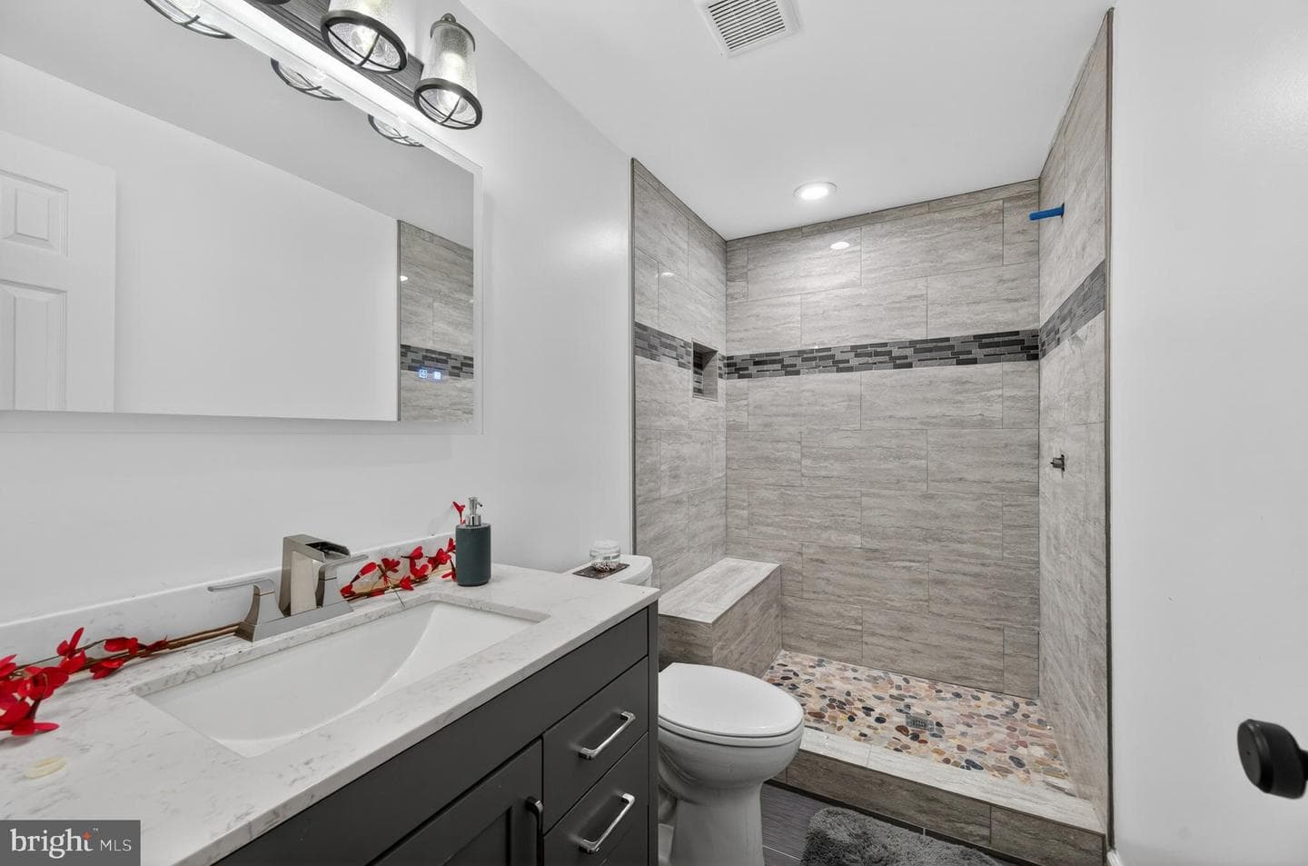 9525 Mckinley Avenue photo 38