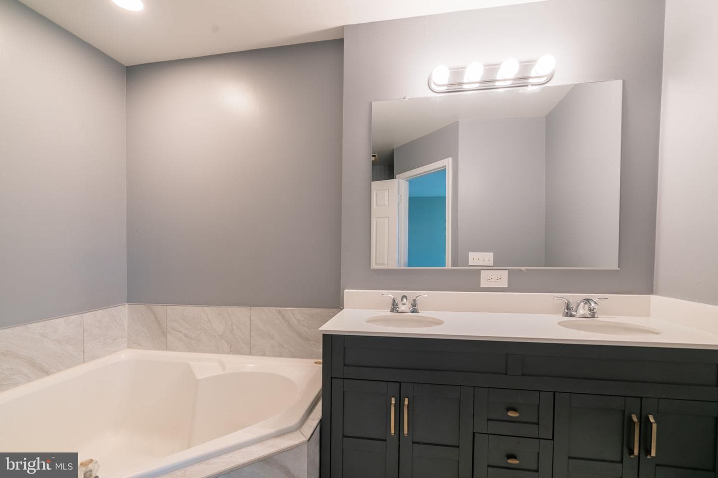 10287 Calypso Drive photo 17