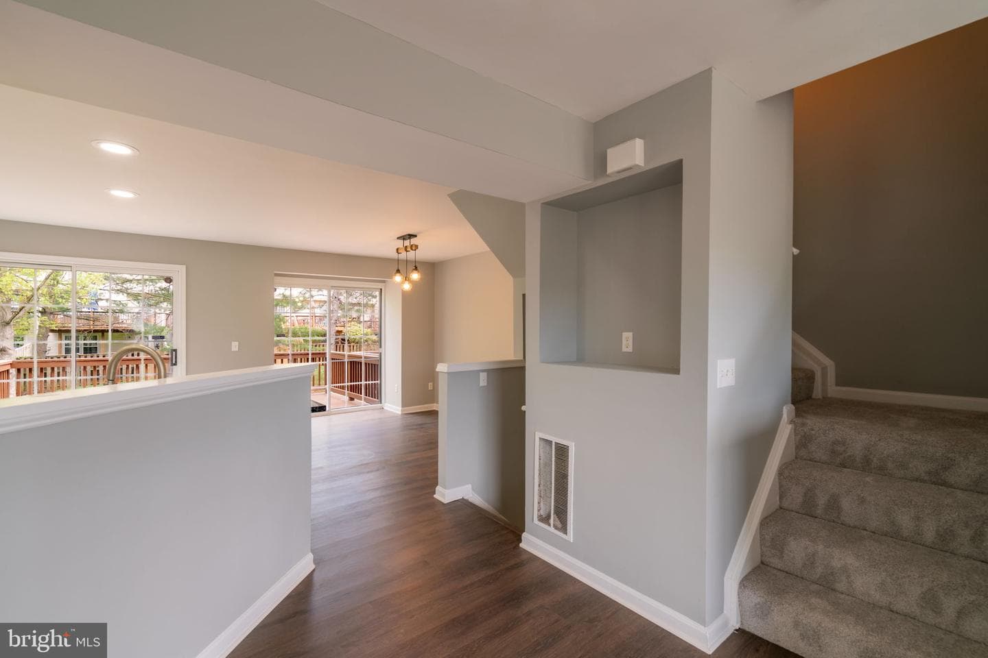 10287 Calypso Drive photo 7