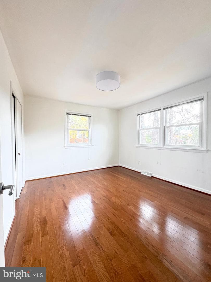 8900 Wilson Avenue photo 14