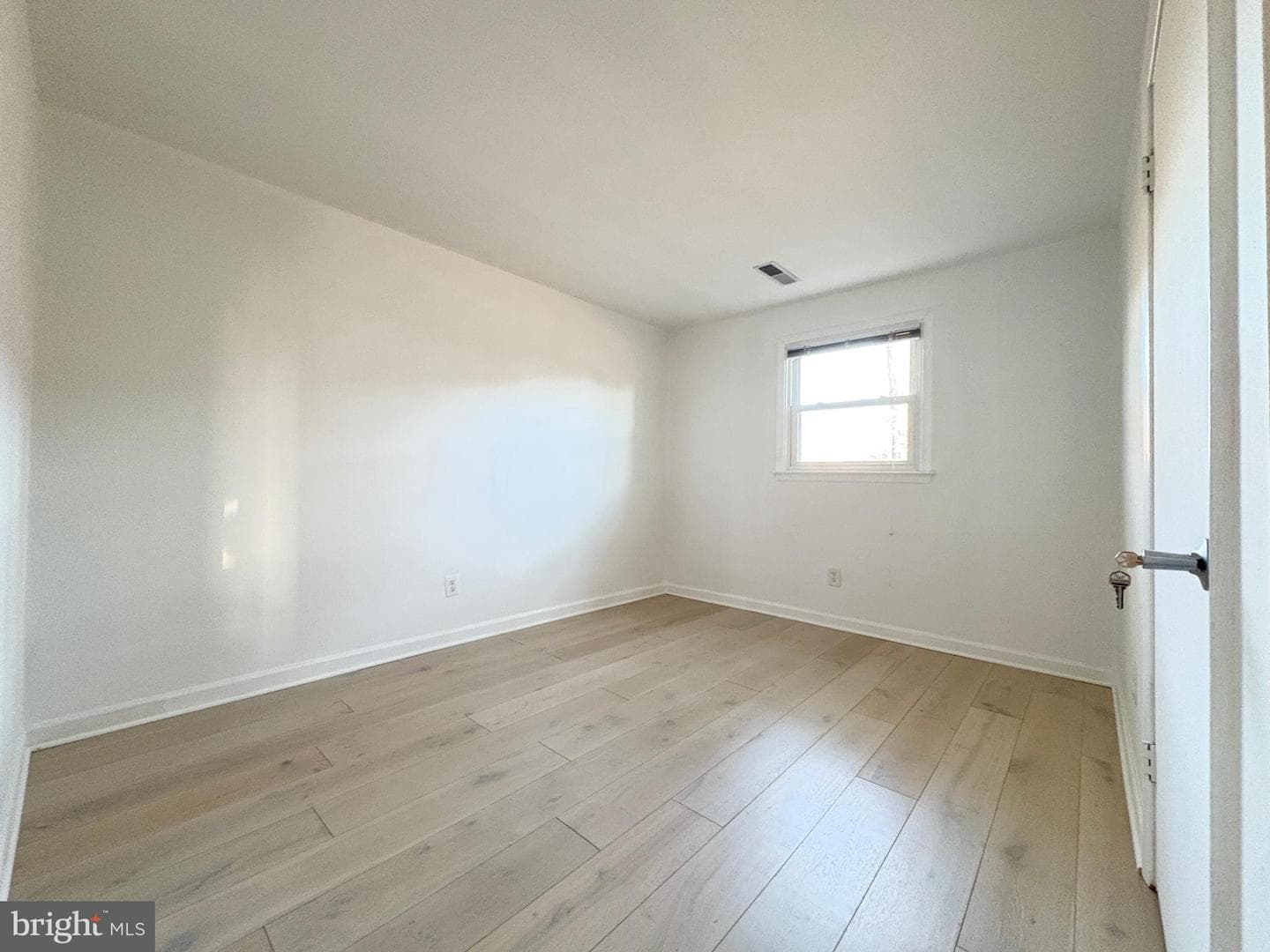 8900 Wilson Avenue photo 24