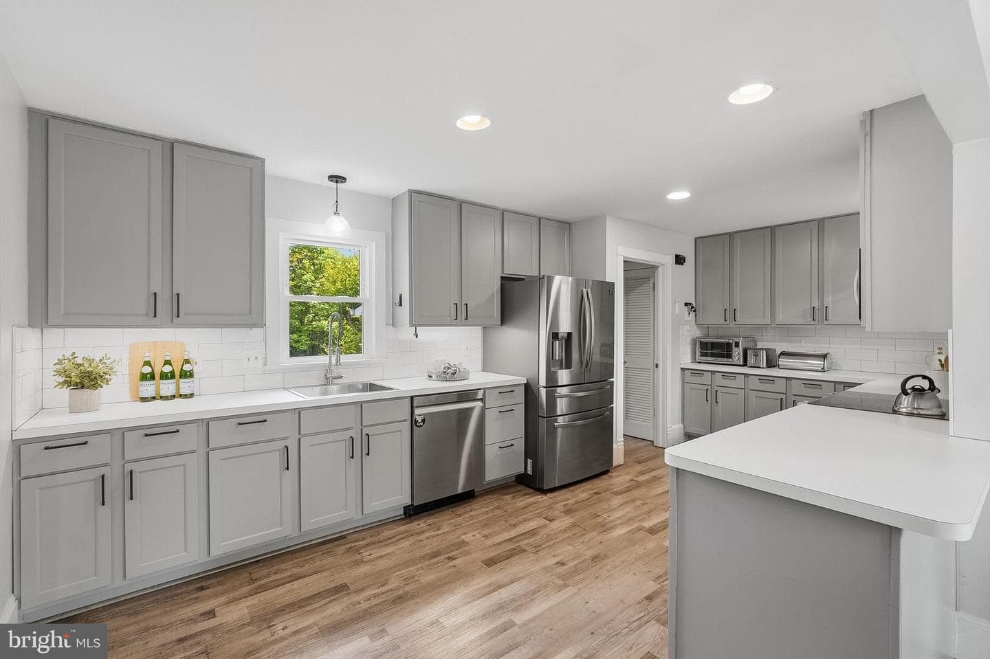 9026 Sudley Road photo 11