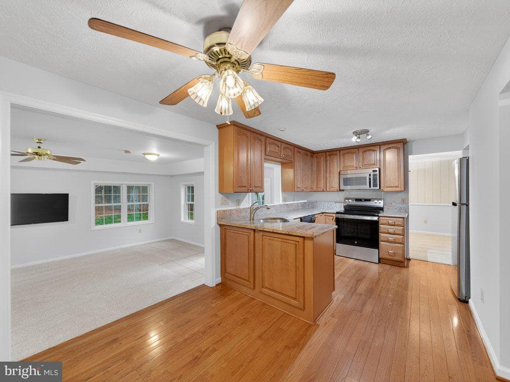 9136 Karlo Street photo 16