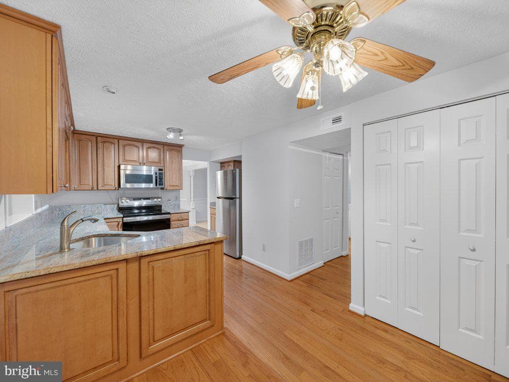 9136 Karlo Street photo 17