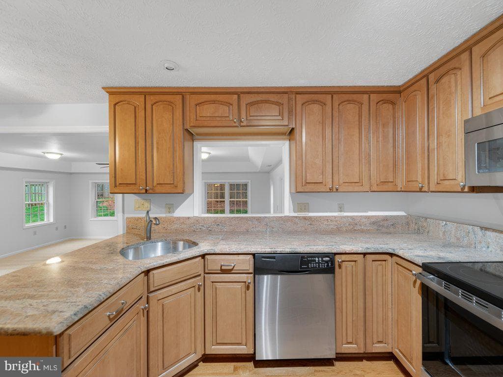9136 Karlo Street photo 19