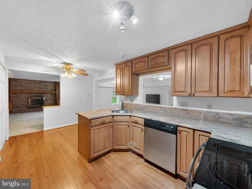 9136 Karlo Street photo 20
