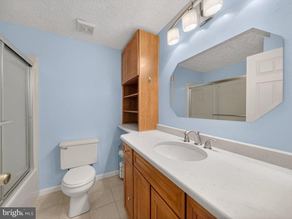 9136 Karlo Street photo 32