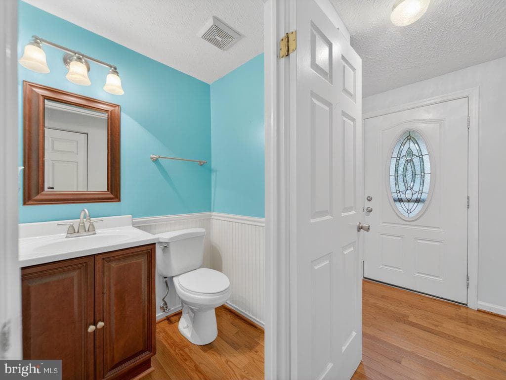 9136 Karlo Street photo 4