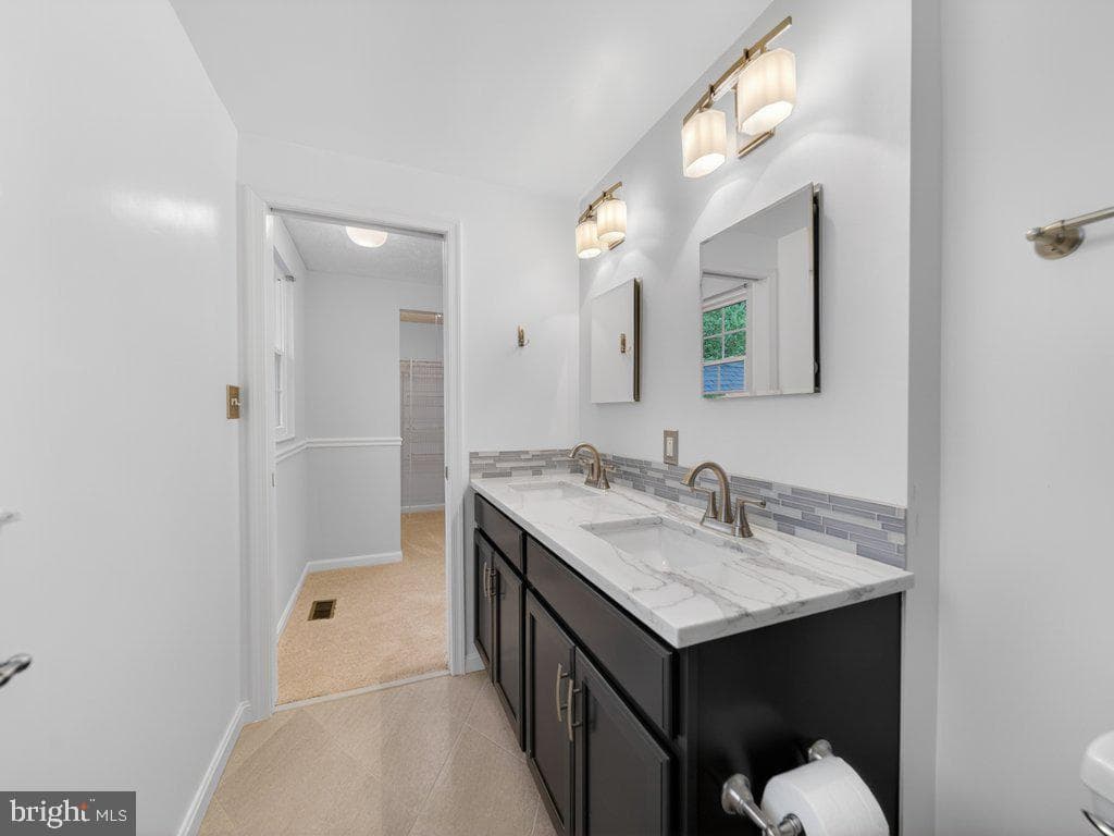 9136 Karlo Street photo 55
