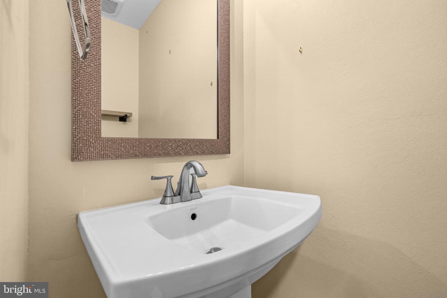 9304 Stuart Avenue photo 18