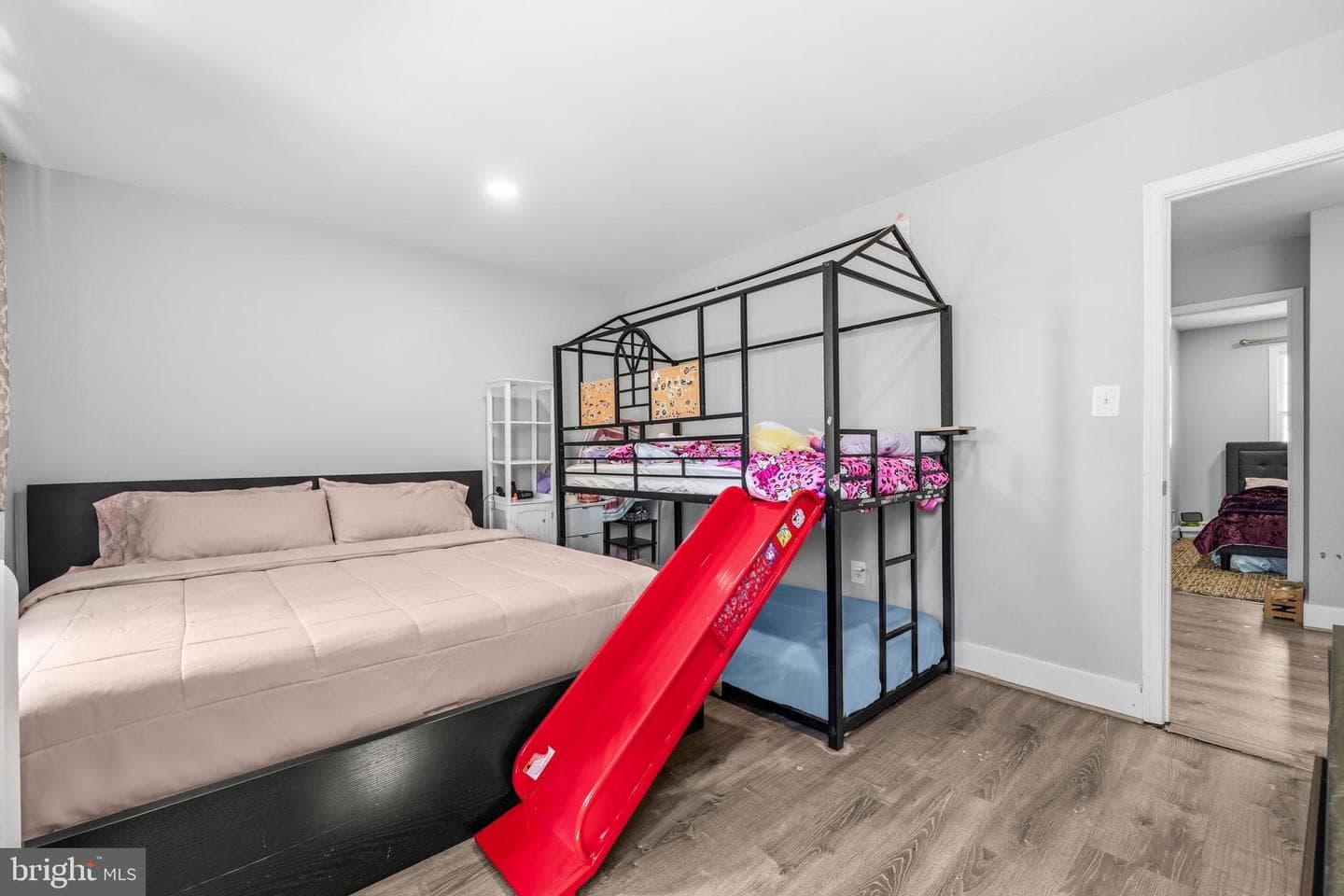9806 Grant Avenue photo 16