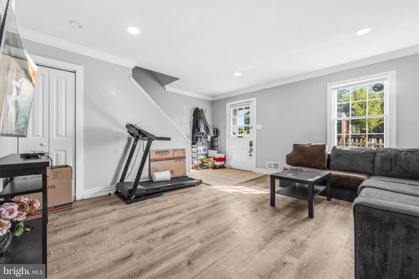 9806 Grant Avenue photo 6