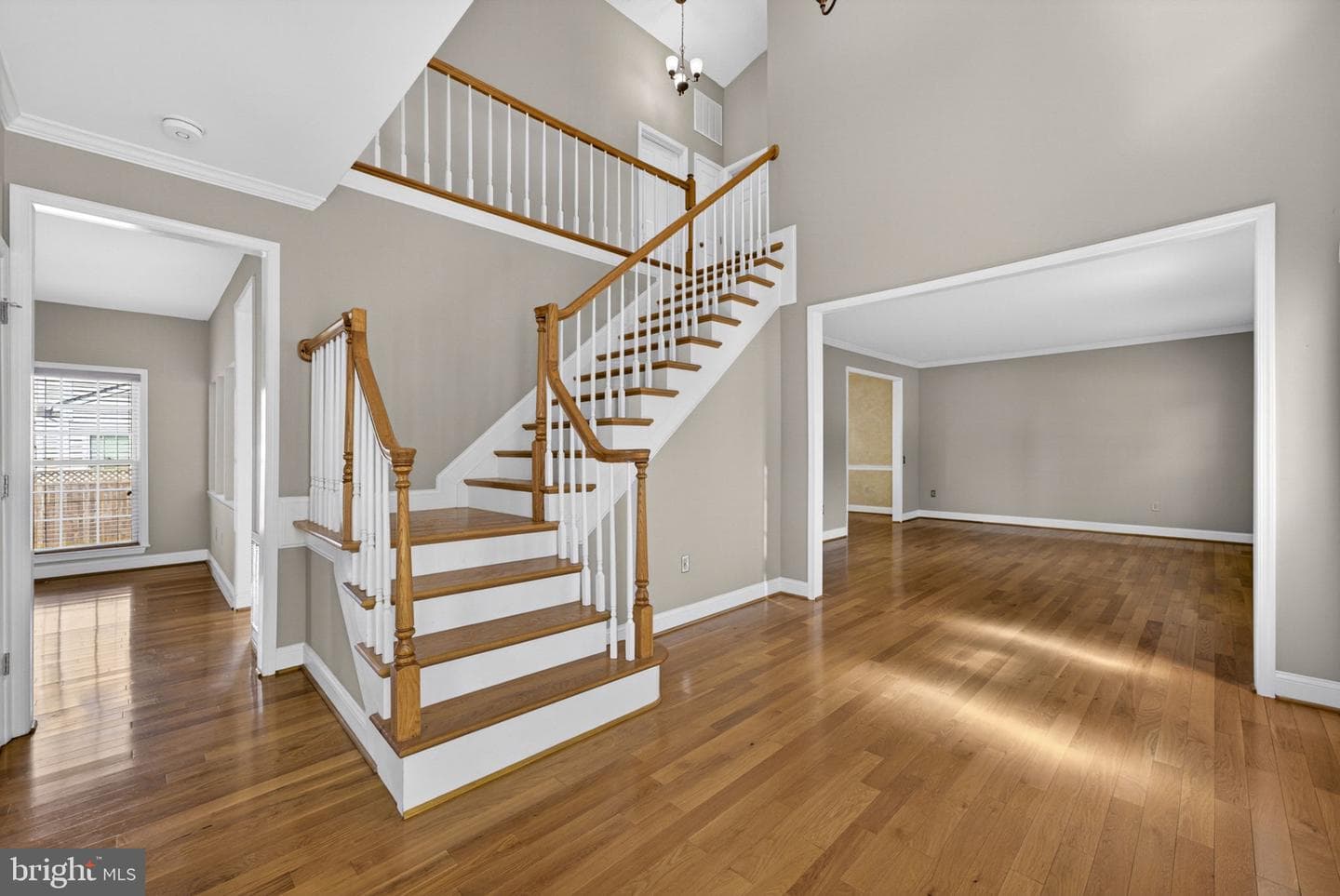 9516 Oakenshaw Drive photo 5