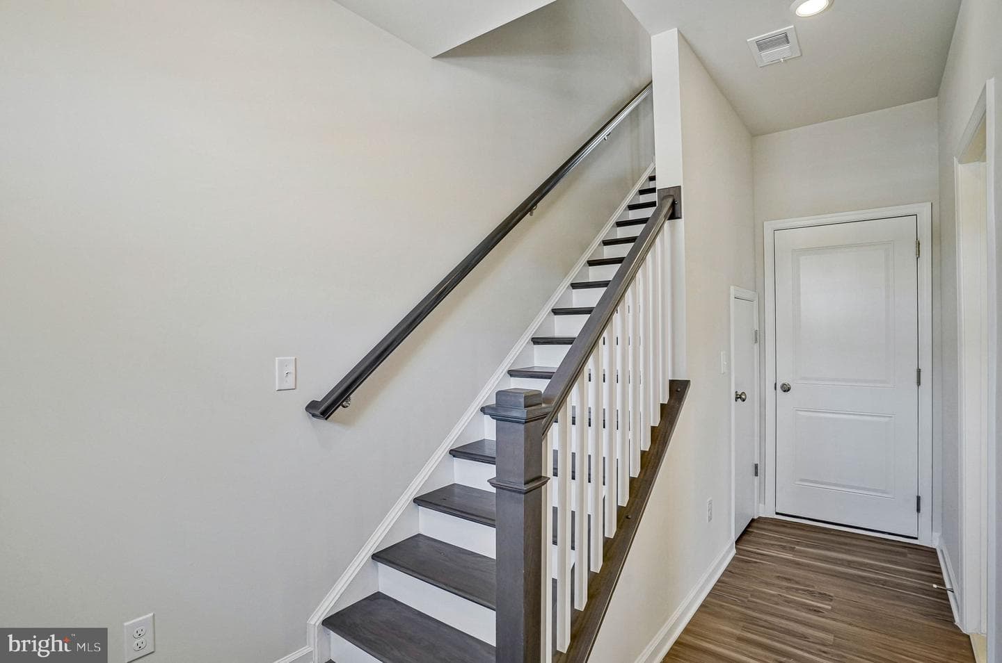 9459 Prince William Street photo 5