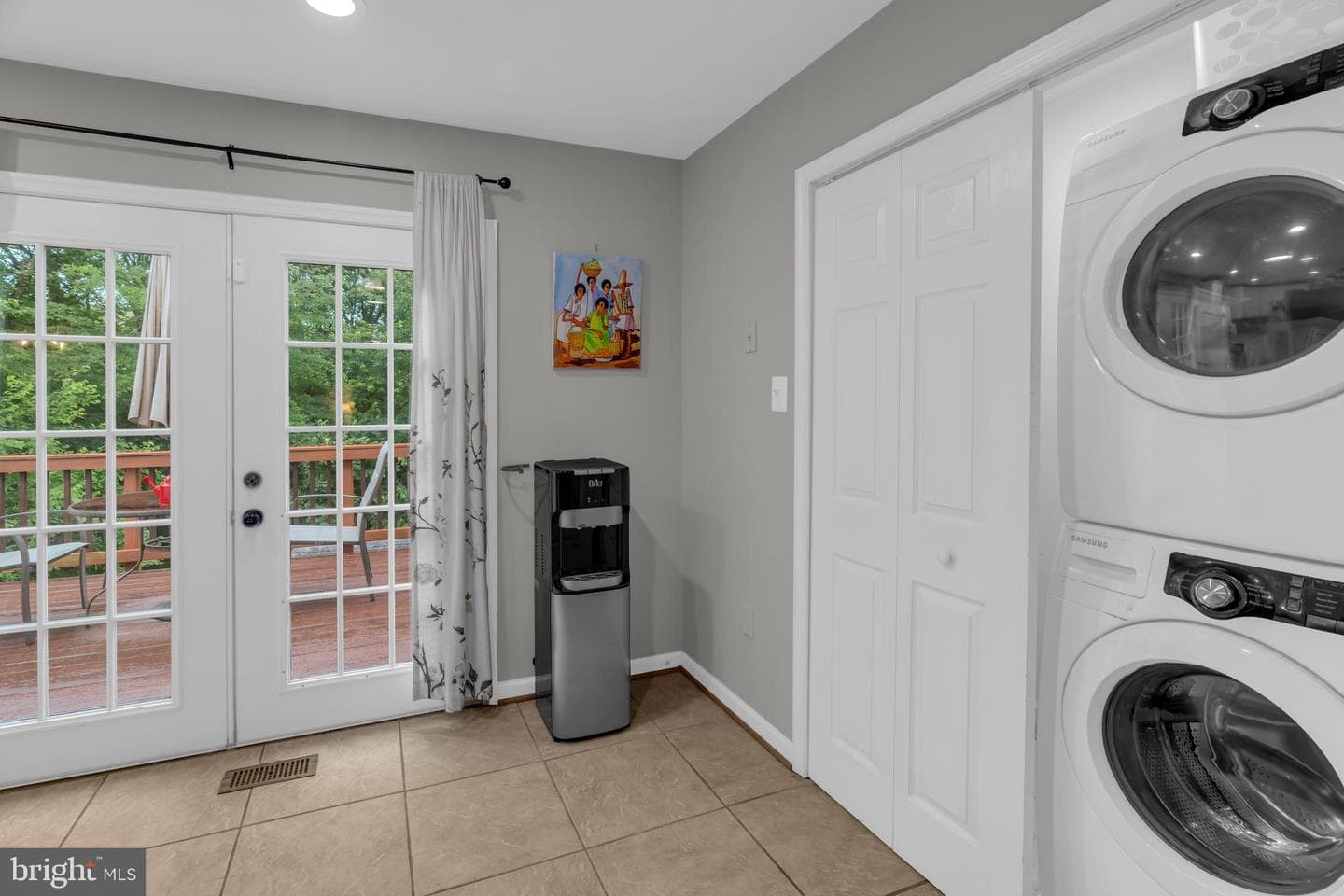 8683 Point Of Woods Drive photo 17