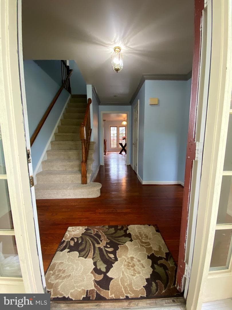 9621 Bainbridge Court photo 3