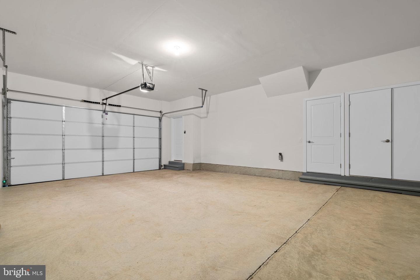 9615 Grant Avenue photo 35