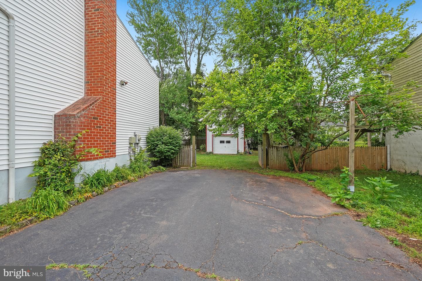 9203 Landgreen Street photo 24