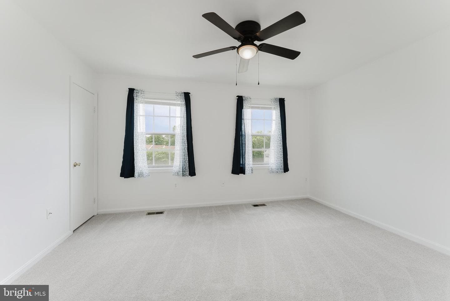 8696 Carlton Drive photo 20