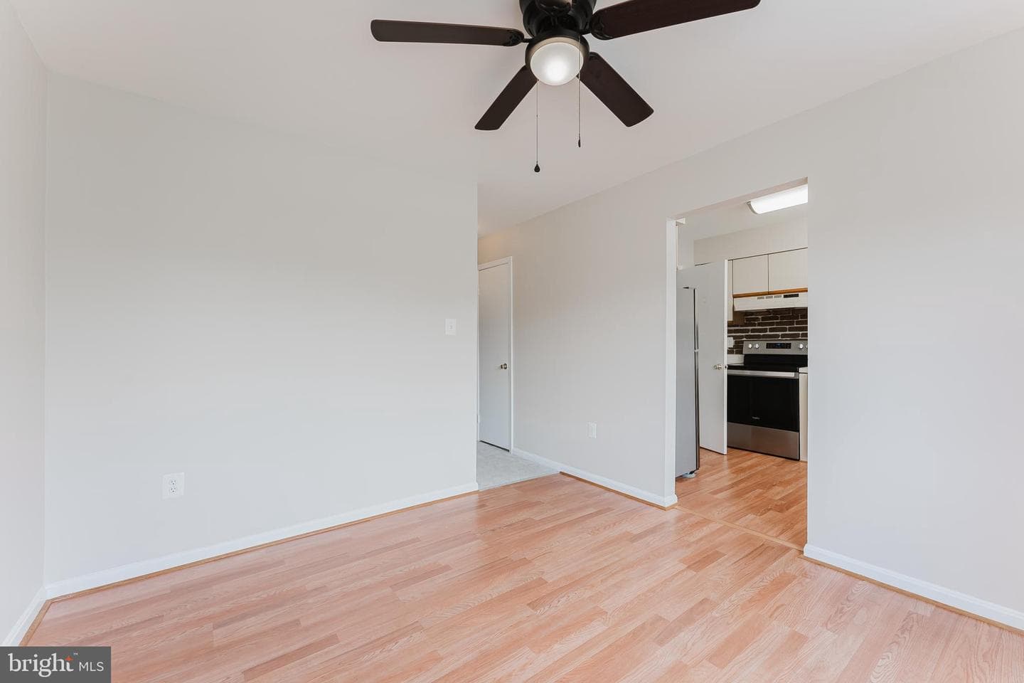 8696 Carlton Drive photo 9