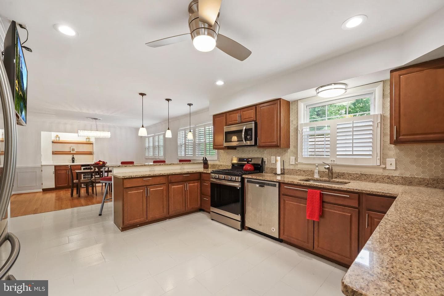 8909 Weir Street photo 10