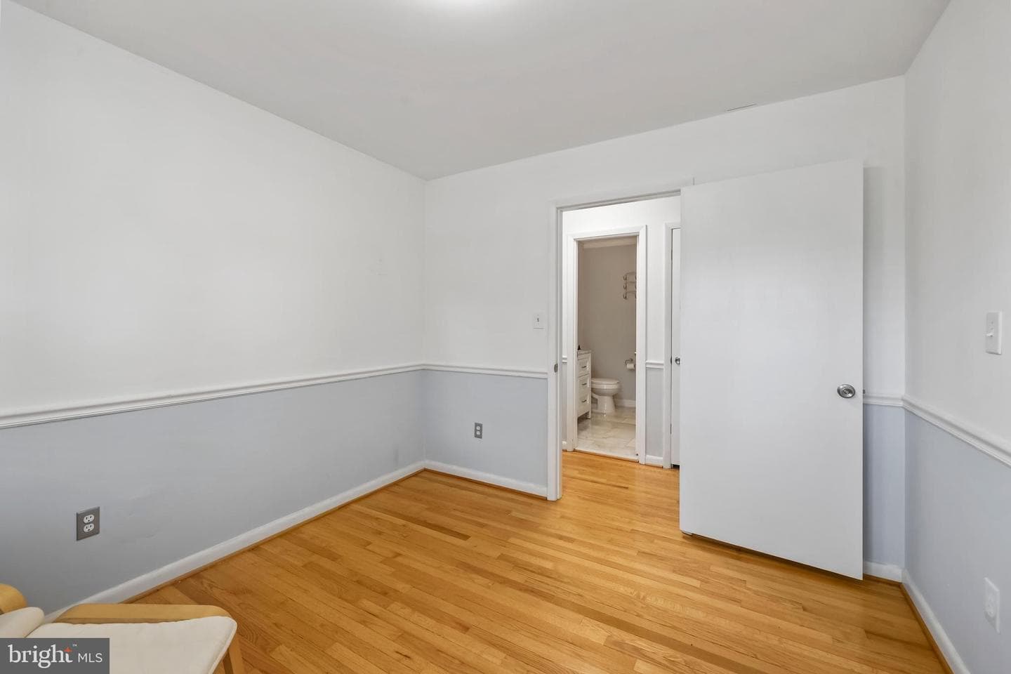 8909 Weir Street photo 15