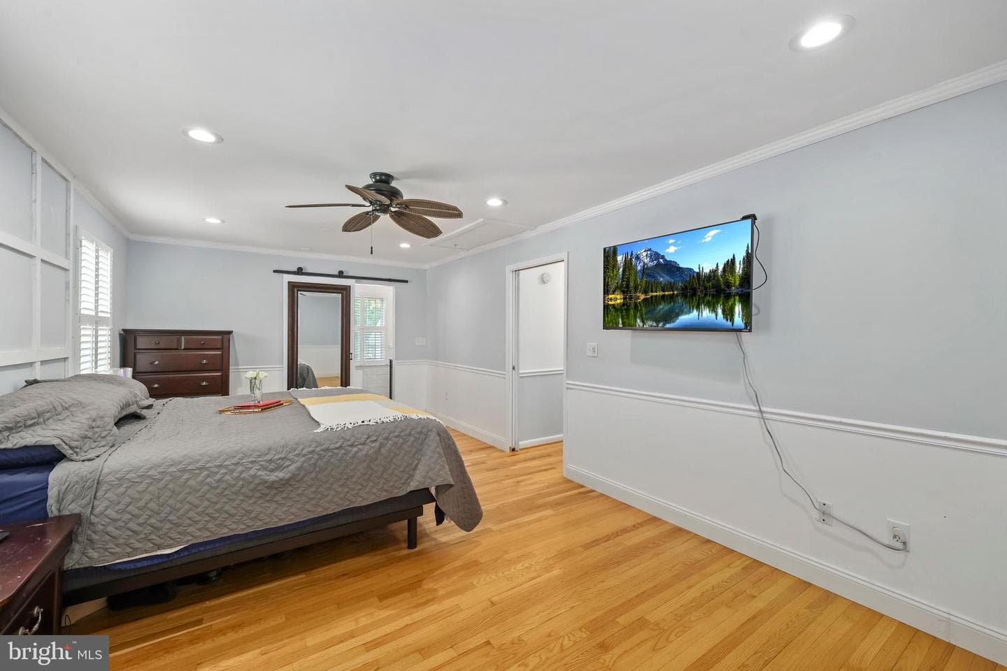 8909 Weir Street photo 17