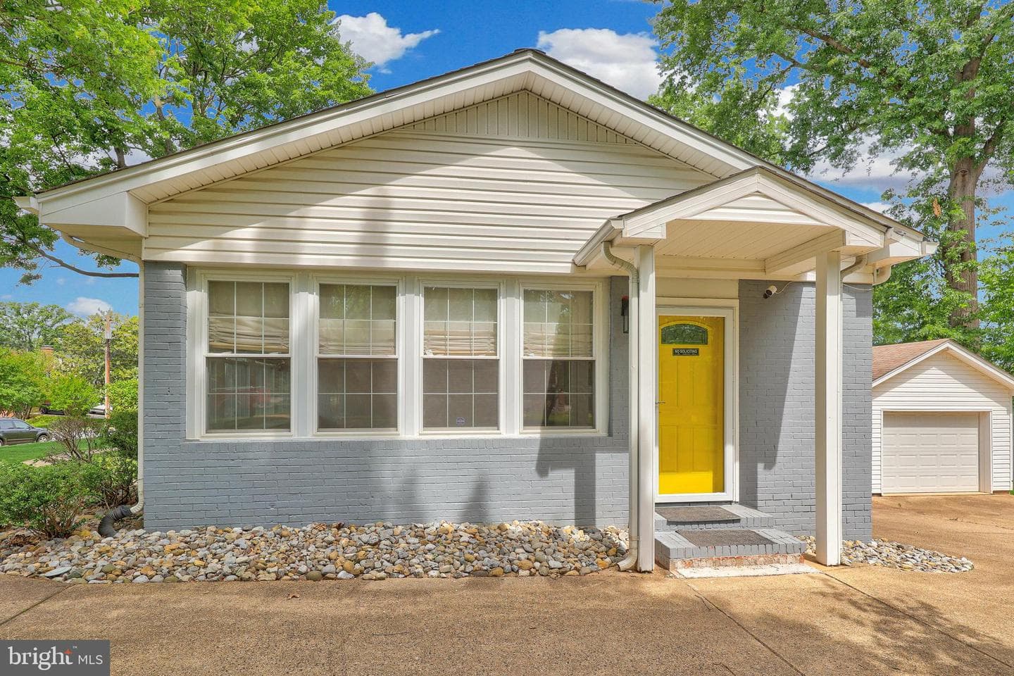 8909 Weir Street photo 36