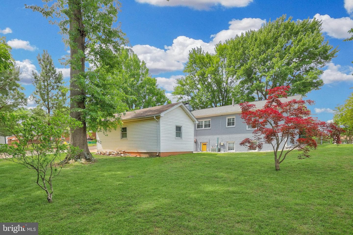 8909 Weir Street photo 38