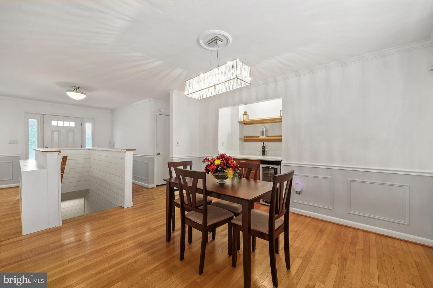 8909 Weir Street photo 8